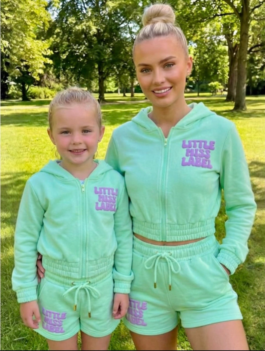 Customer photo 1